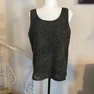 NWT Reversible top, size 12. Also crinkle free.